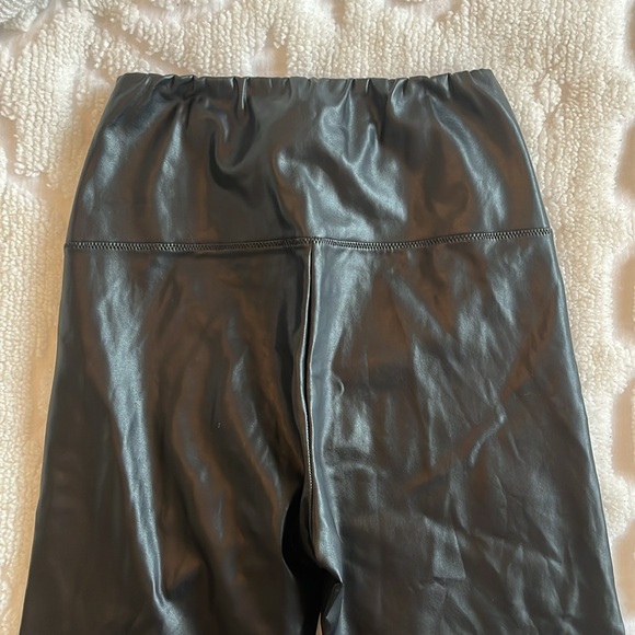 Wilfred Free Aritzia Faux Leather Leggings - Picture 4 of 6